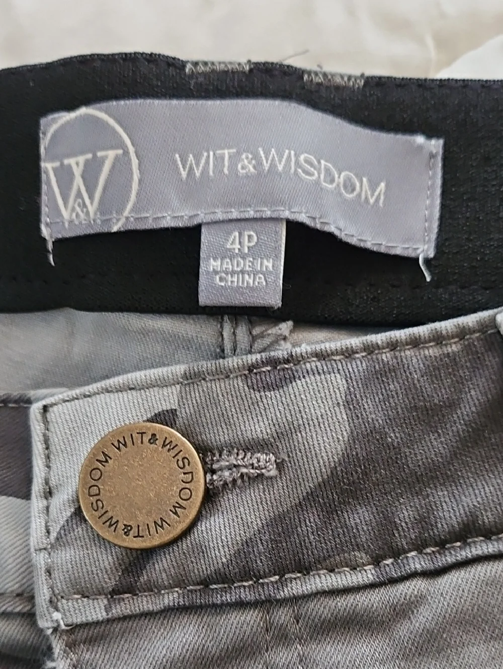 Wit & Wisdom Camo Jeans w/ Comfort Waist - 4P - Picture 6 of 7